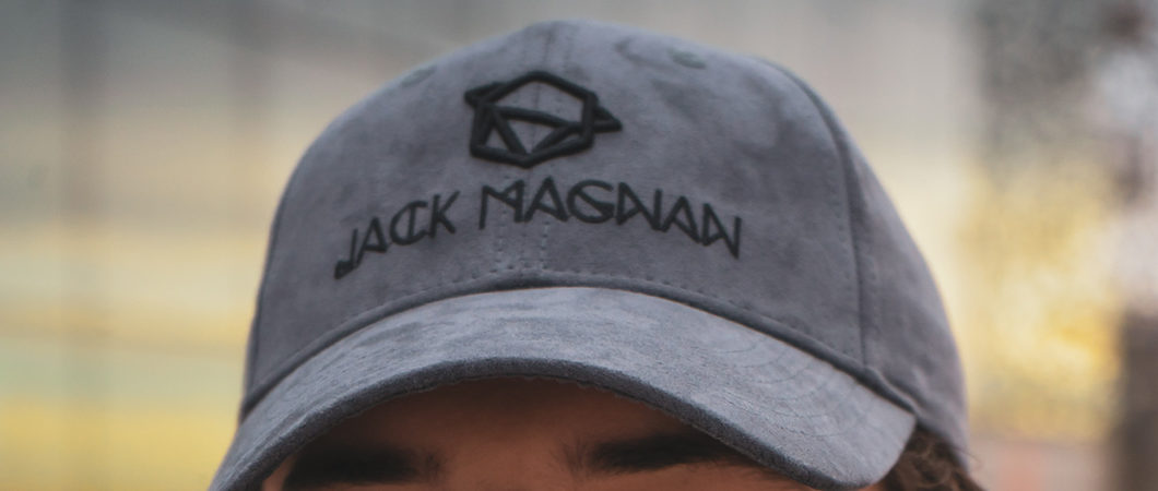 Incubated at MBS, Jack Magnan is a brand imagined by Alex. It offers headgear combining innovation, ethics and social responsibility as a tribute to his grandfather.